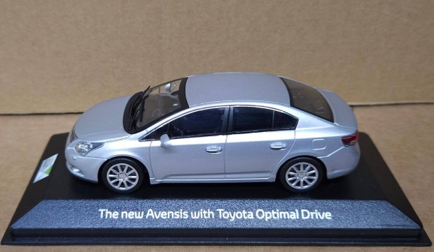 1:43 1/43 Toyota Avensis - 2009 ezst - Minichamps