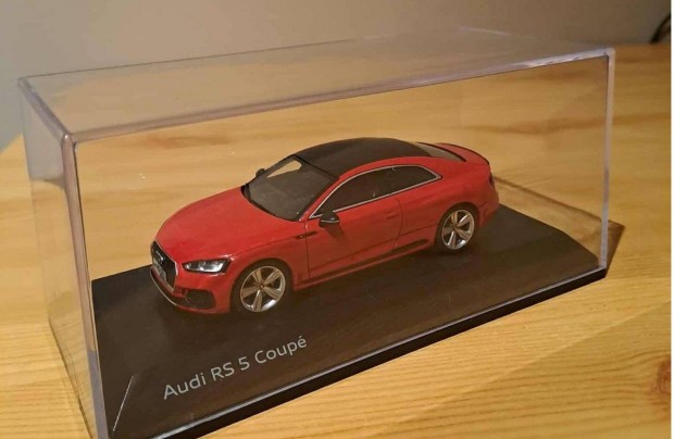 1:43 Audi RS5 Coupe modell