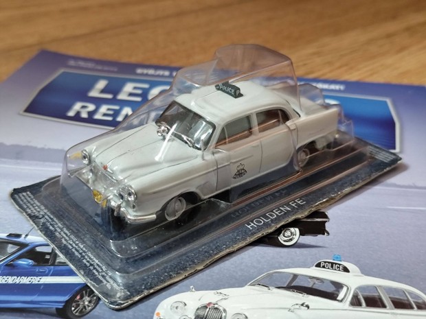 1:43 Deagostini Holden FE rendr modellaut