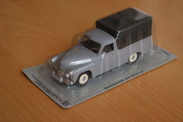 1:43 Deagostini Warszava 200 Pickup Retroautk modellaut