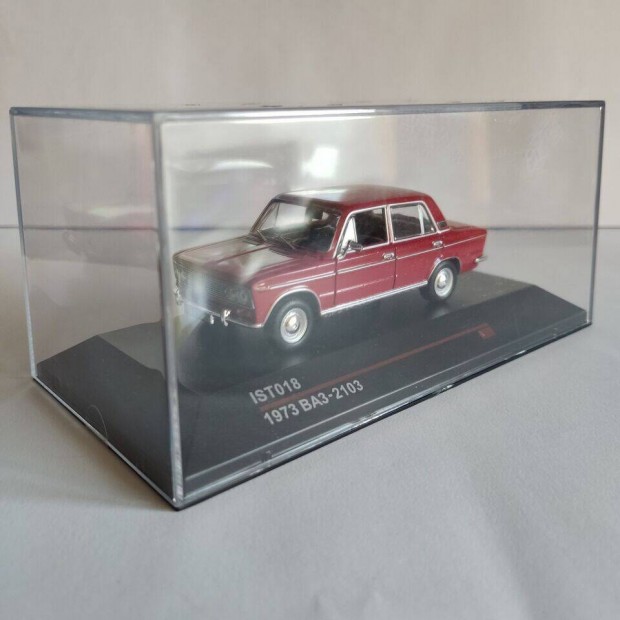 1:43 Lada VAZ 2103 1982 (Ixo IST) IST018 piros szovjet retro