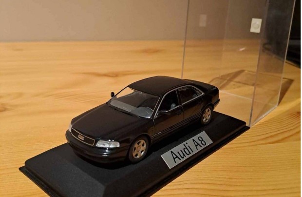 1:43 Minichamps Audi A8 modell