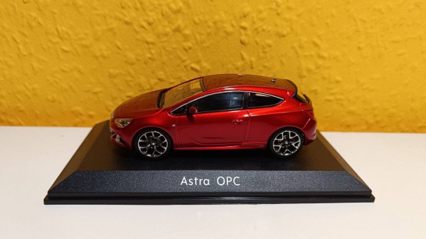 1:43 Opel Astra J OPC modell aut