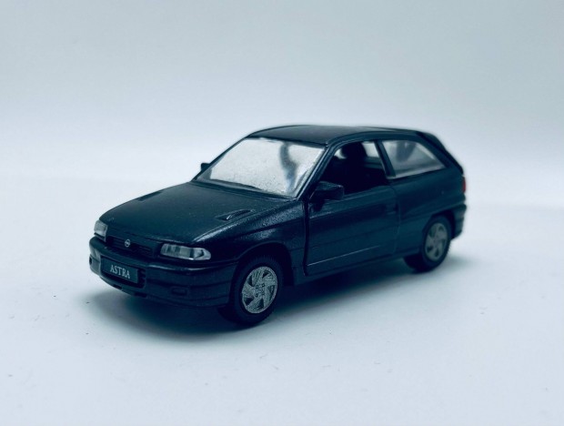 1/43 Opel Astra "f" 3 ajts Ritka aut modell 1/43 nyithat autmodell
