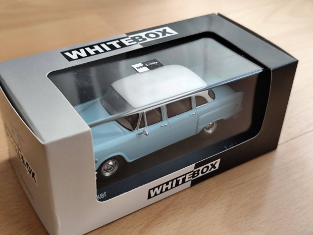 1:43 Whitebox Checker Marathon modellaut