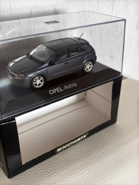 1/43  1:43 opel Astra H 5 ajts