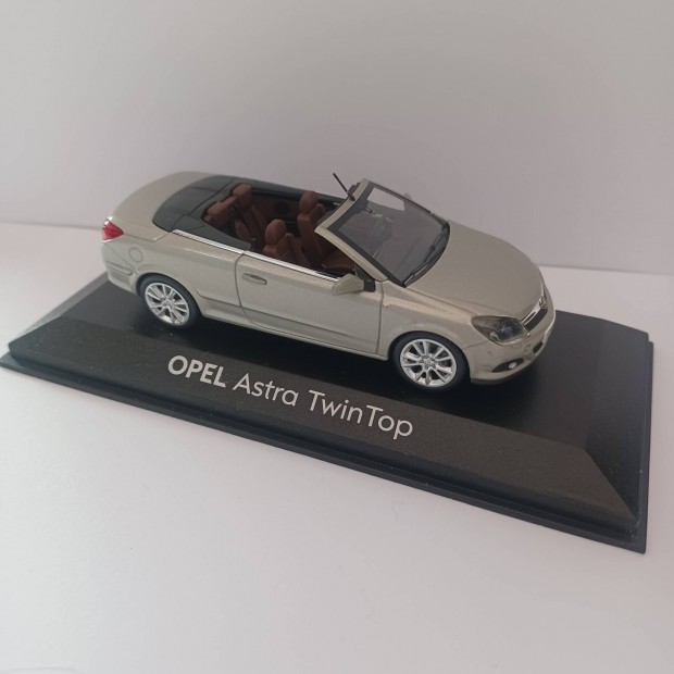 1/43  1:43 opel Astra H Twintop