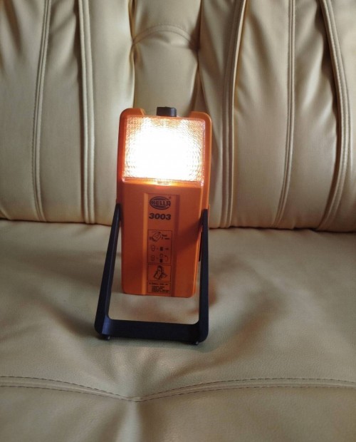 1/4 �ron Hella 3003 figyelmeztet� �s munkal�mpa 