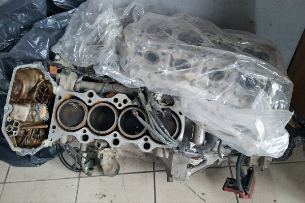 1,6 Vitara bontott motor 