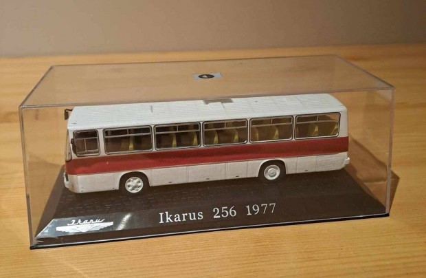 1:72 Atlas Ikarus 256 busz modell