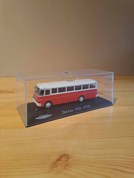 1:72 Atlas Ikarus 620 busz modell