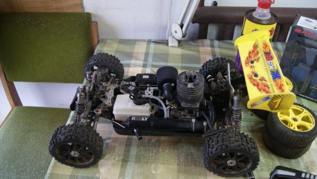 1:8 mretarny robbanmotoros Nitro Reely Buggy RTR szett