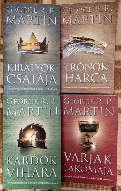 1. George R. R. Martin: Trnok harca 1-4.