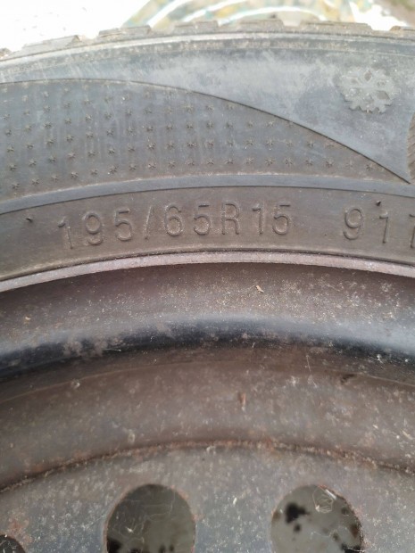 1 db 195/65 R15 Pt kerk