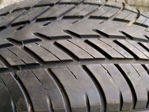 1 db Debica Furio 185/65R15 91H nyri gumi 5-6 mm gumiprofillal