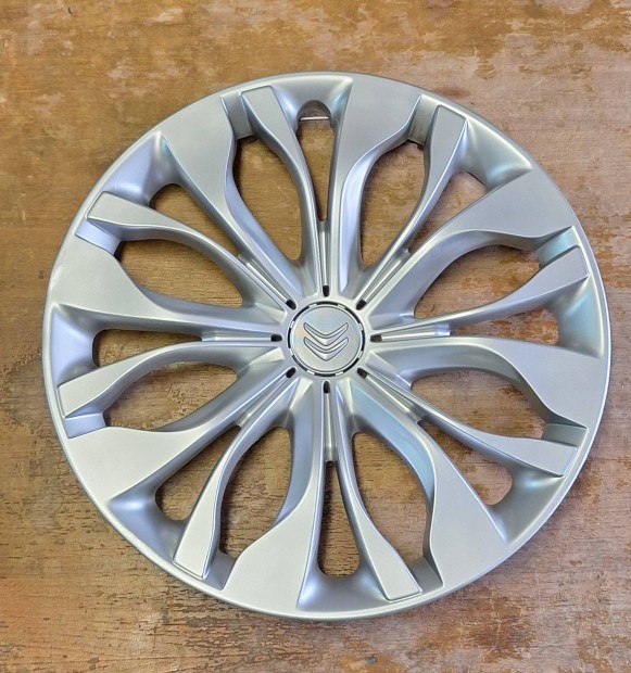 1 db Gy�ri Citroen Diszt�rcsa 16 colos m�retben