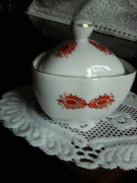 1 db Hollhzi porceln cukortart 11 cm