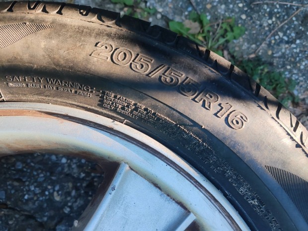 1 db Hyundai alufelnis potkerek elado