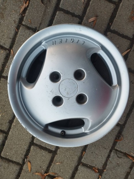 1 db Ligier mopedaut alufelni 4x100