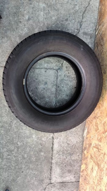 1 db MAXXIS ue-168 trucmaxx 215 75 16 C NY�RI gumi 6,5mm 70% 8520