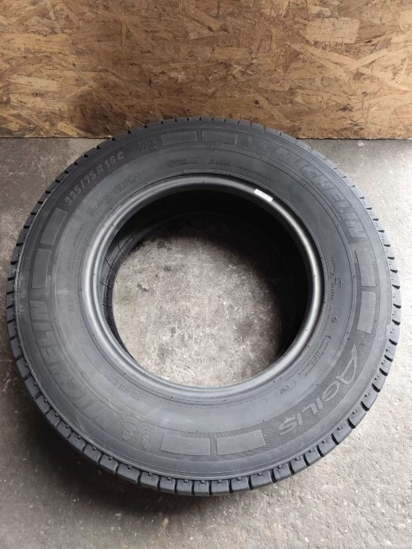 1 db MICHELIN agilis 225 75 16 C NY�RI gumi 6 mm 65% 1000
