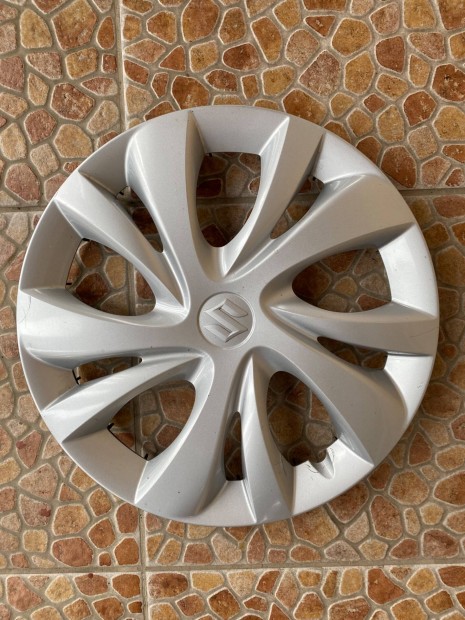 1 db Suzuki dísztárcsa 15" 15