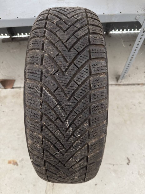 1 db Vredestein Ultrac 205/55r16 tligumi