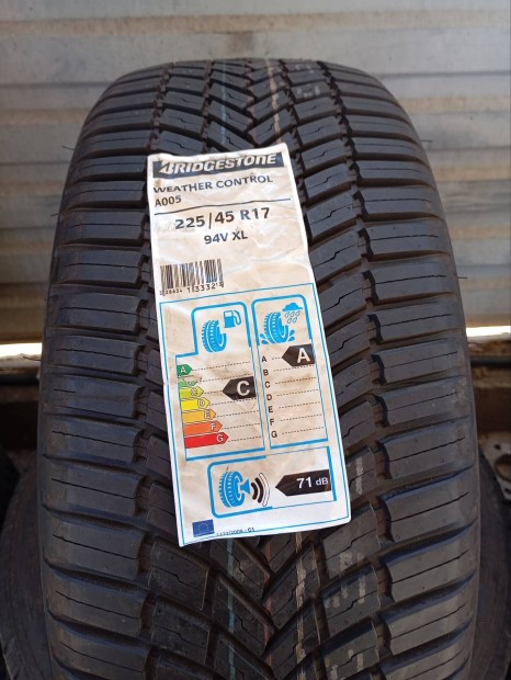 1 db j Bridgestone Weather Control A005 225/45 R17 94V XL 4 vszakos