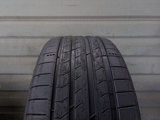 1 db újszerű Michelin Pilot Sport 5 MO 225/45 R18 95W XL nyárigumi
