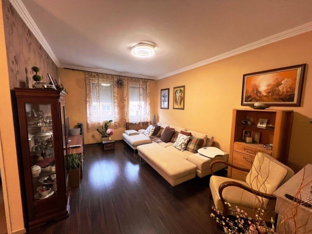 1.emeleti, Nappali + 2 szob�s, erk�lyes, Azonnal k�lt�zhet� lak�s