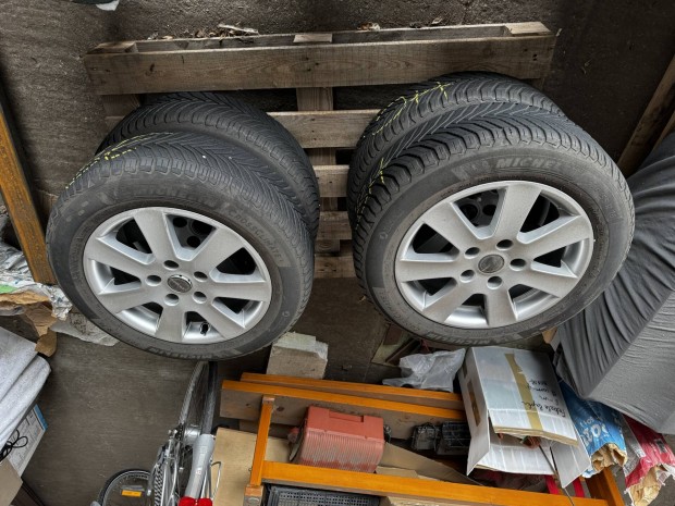 1-es bmw-re val� 205/55 R16 michelin t�ligumi szett borbet alufelnin