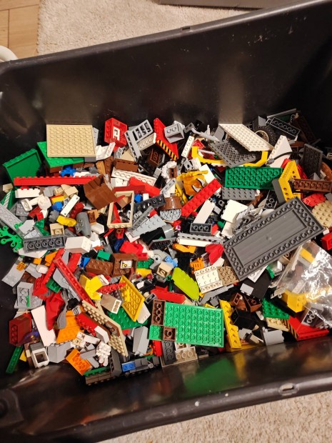 1 kilogramm mlesztett lego 