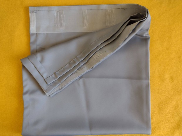 1 p�r �j sz�rke Black Out f�gg�ny elad�. Nem konfekci� m�ret!