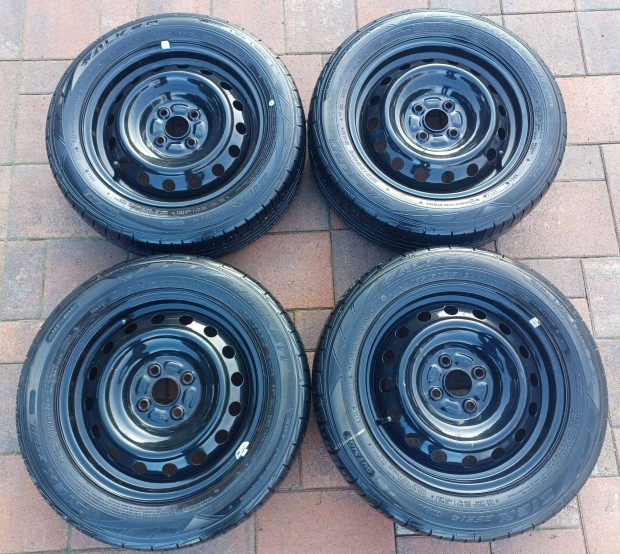 1 szett sz�p �llapot� 15" Toyota ker�k elad� !