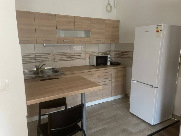 1 szob�s apartman kiad� Egerben a Makl�ri �ton