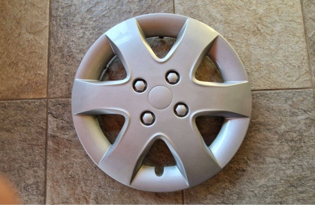 1db 14" Suzuki gyári dísztárcsa