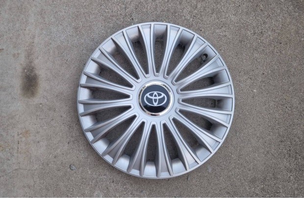 1db 14" Toyota emblémás dísztárcsa