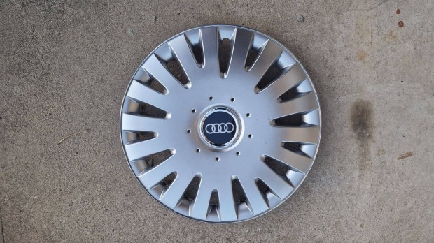 1db 15" Audi emblms utngyrtott dsztrcsa