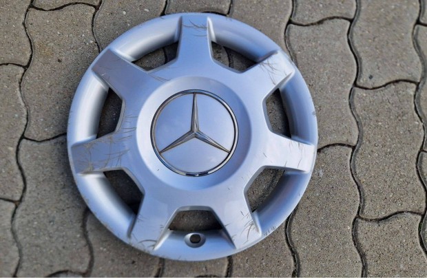 1db 15" Mercedes gyári dísztárcsa