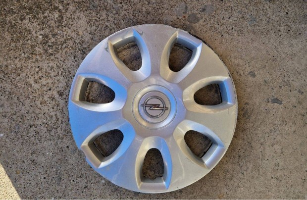 1db 15" Opel gyri dsztrcsa. Peremsrlt!!