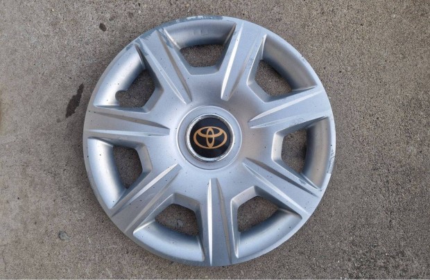 1db 15" Toyota emblms utngyrtott dsztrcsa