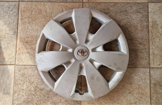1db 16" Toyota gyári dísztárcsa