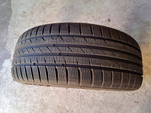1db 205/50 R17 Atlas Polarbear UHP Újszerű téli gumi eladó!!! akciós