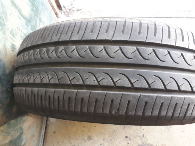 1db 205/55 R16 Yokohama Bluearth �jszer� ny�ri gumi elad� �ra! 10000Ft