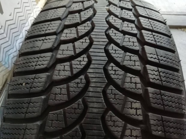 1db 235/35r19 bridgestone blizzak lm32 téli gumi