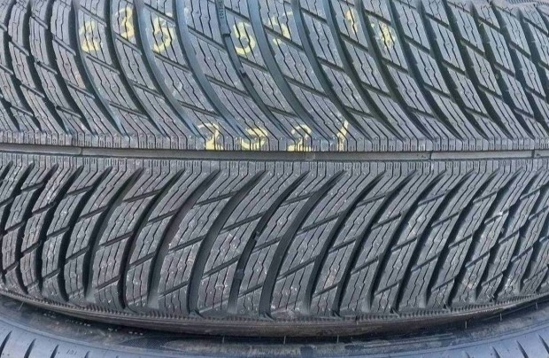 1db 235/55 r17 Michelin Pilot Alpin 5 téli 2021 8mm 40 000 Ft