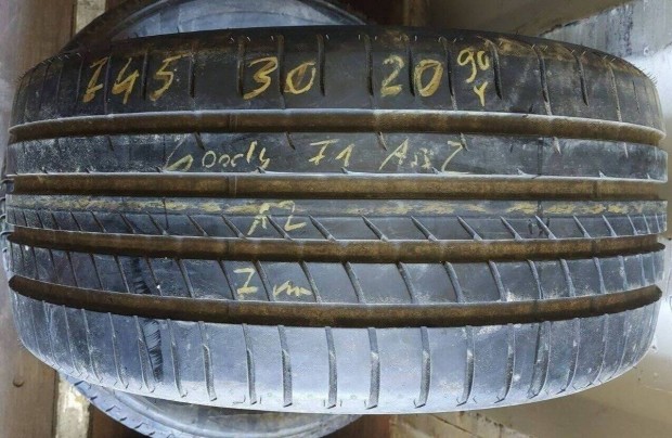 1db 245/30 r20 Goodyear F1 nyri 2012 7mm 10 000 Ft