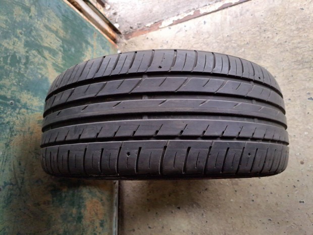 1db 245/40 R18 Falken Ziex ZE 914 nyári gumi eladó!!! ára 10000Ft