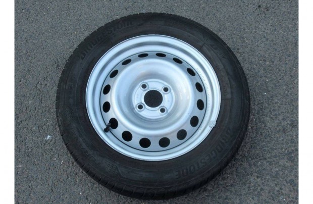 1db Dacia Renault 15" felni ptkerk 185/65R15 Gumi pt kerk