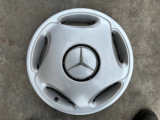 1db Mercedes 16-os disztárcsa!